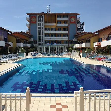 Ξενοδοχείο με διαμερίσματα Villaggio Hemingway - Family 3*